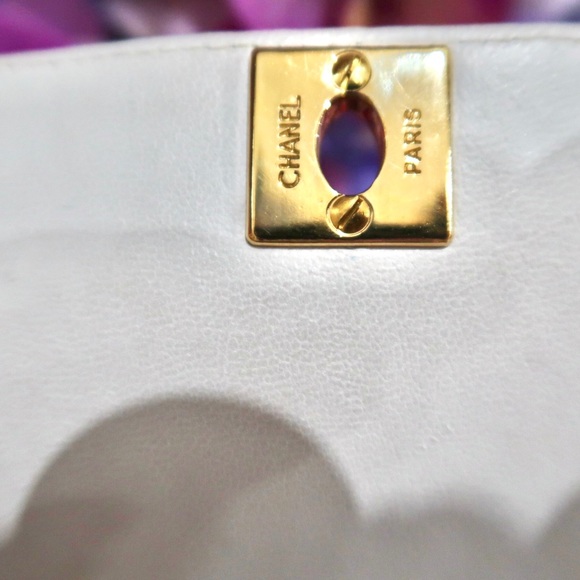 RARE Chanel Mini Lambskin Bag - Picture 13 of 16